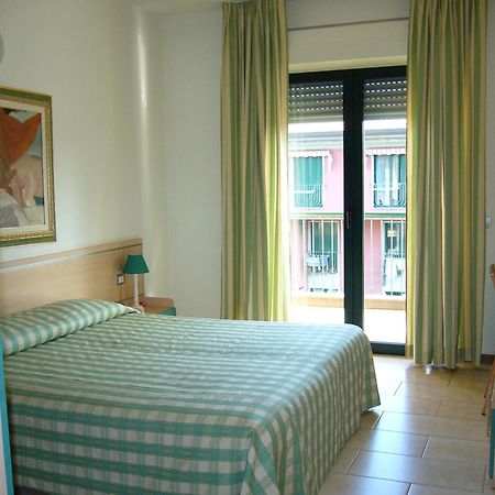 Residence Spiaggia D'Oro Desenzano del Garda Eksteriør bilde