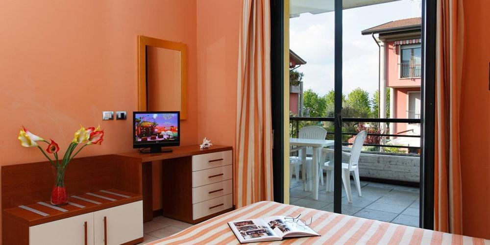 Residence Spiaggia D'Oro Desenzano del Garda Eksteriør bilde