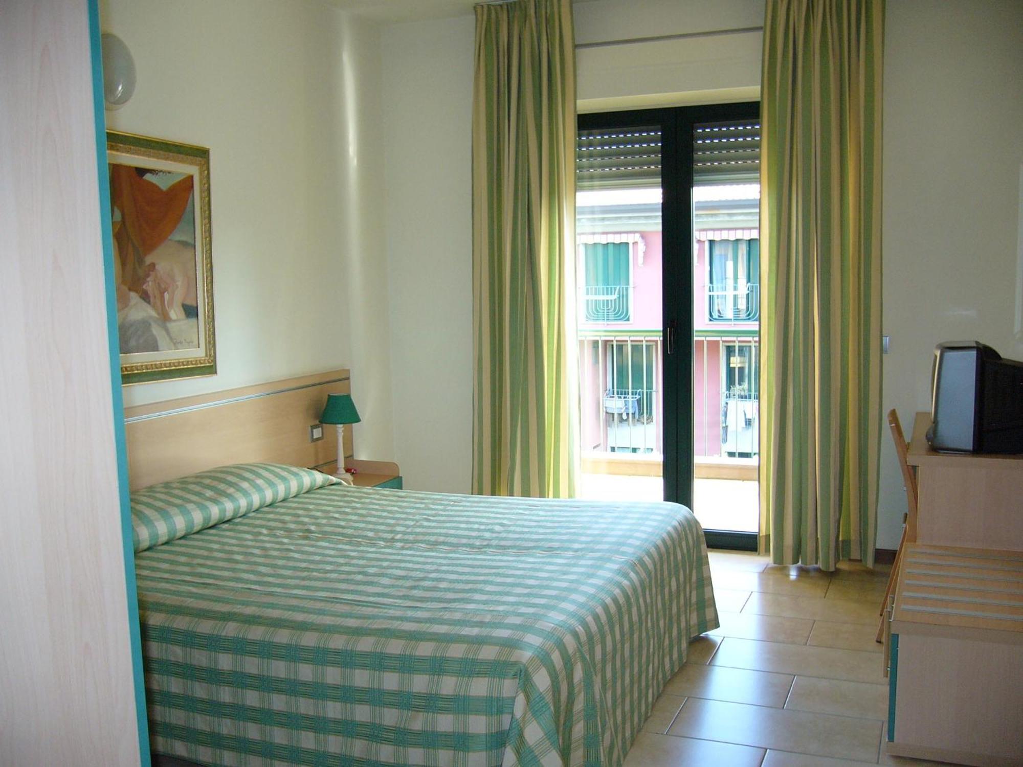 Residence Spiaggia D'Oro Desenzano del Garda Eksteriør bilde