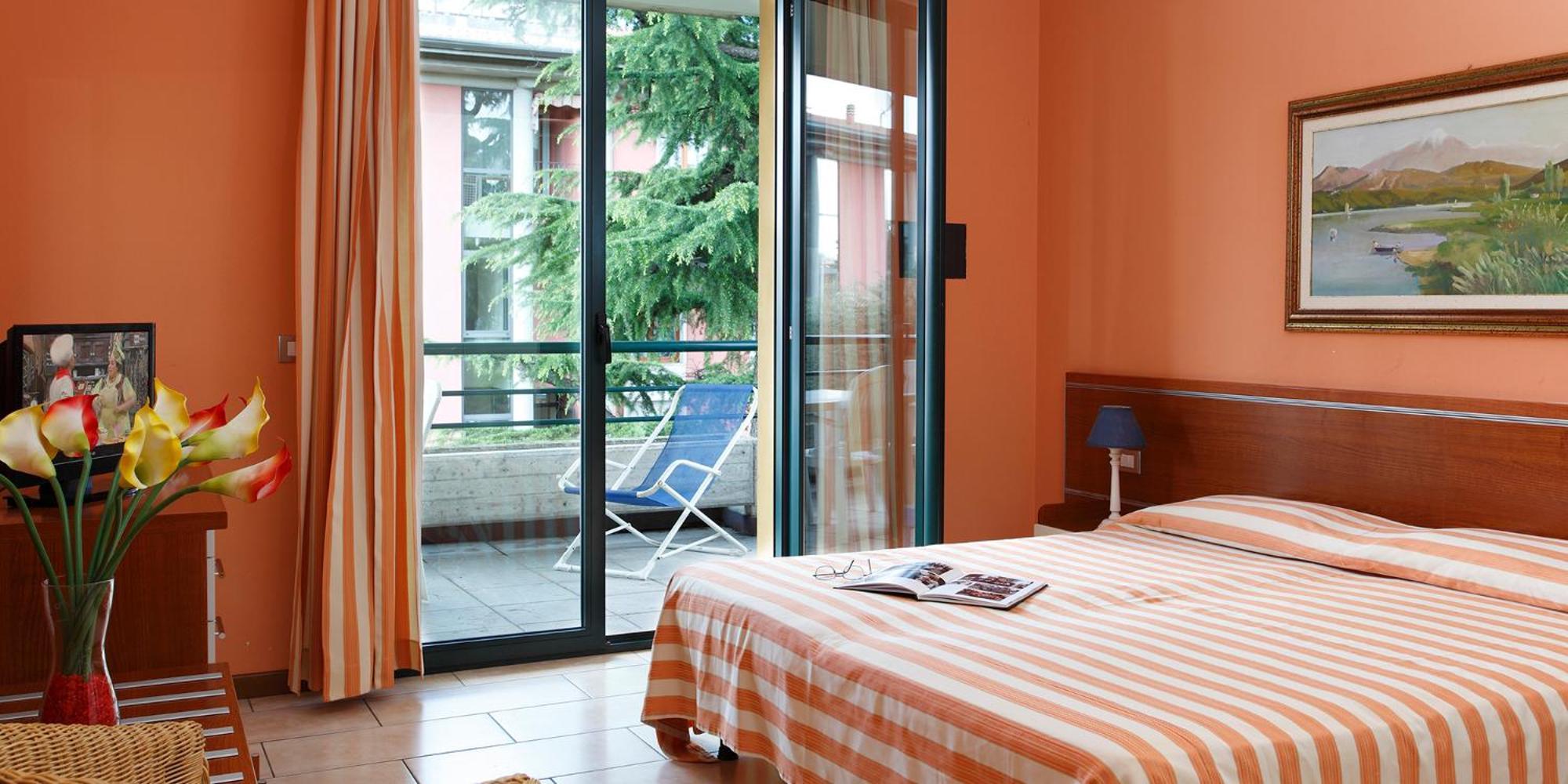 Residence Spiaggia D'Oro Desenzano del Garda Eksteriør bilde