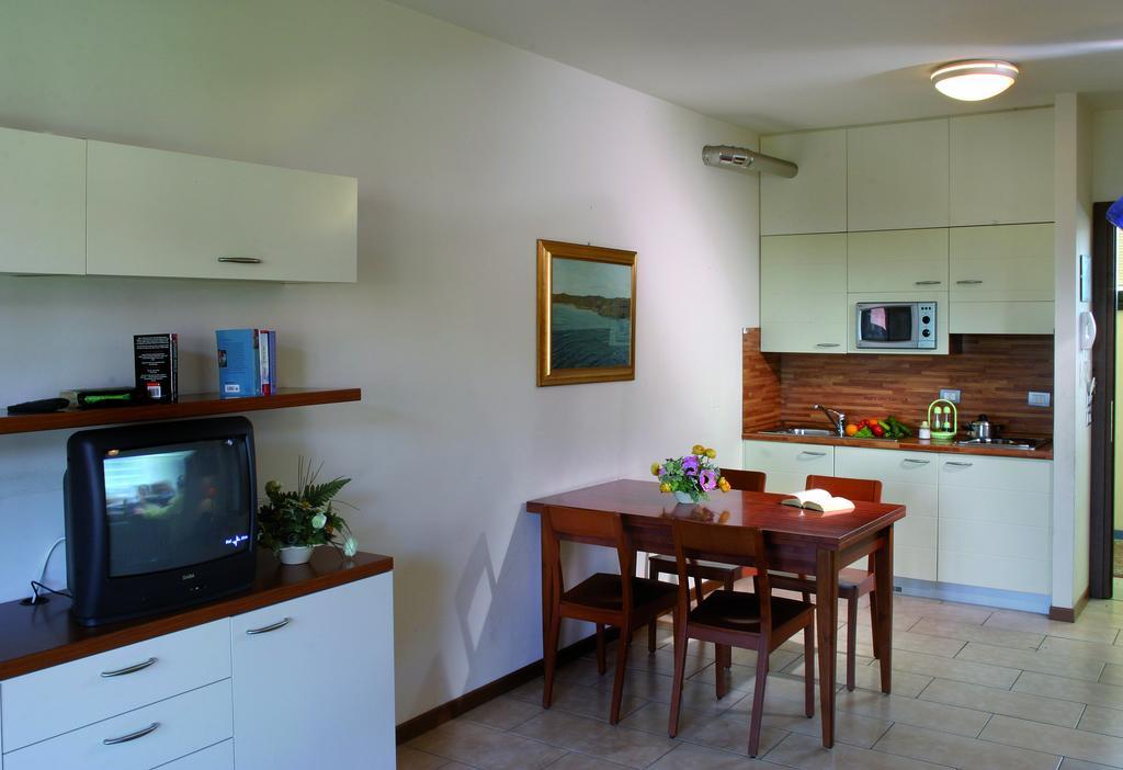 Residence Spiaggia D'Oro Desenzano del Garda Eksteriør bilde