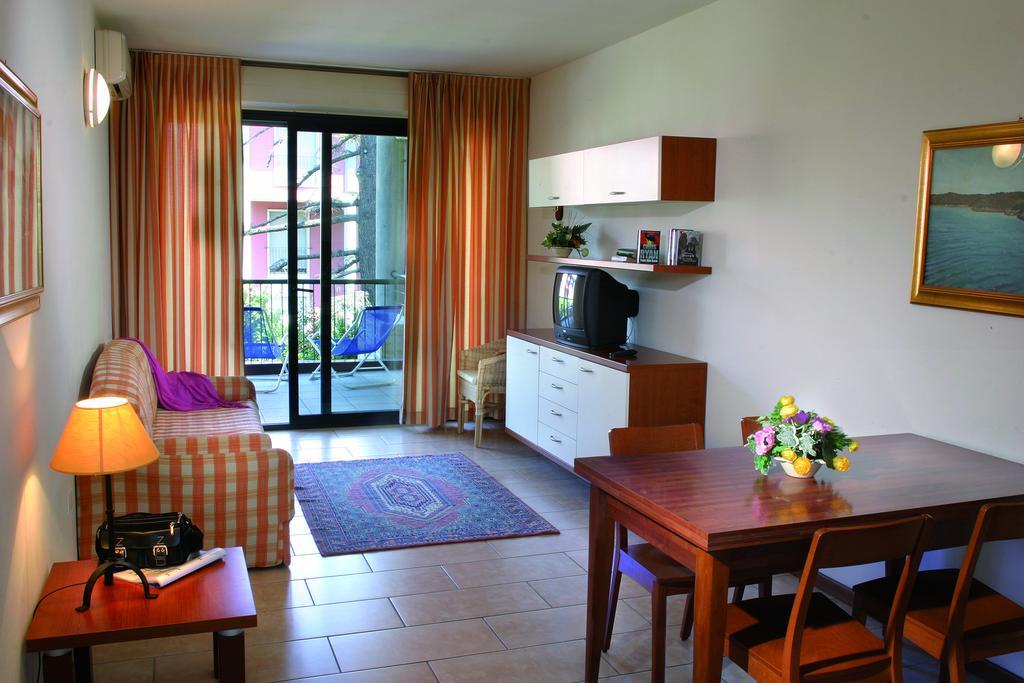Residence Spiaggia D'Oro Desenzano del Garda Eksteriør bilde
