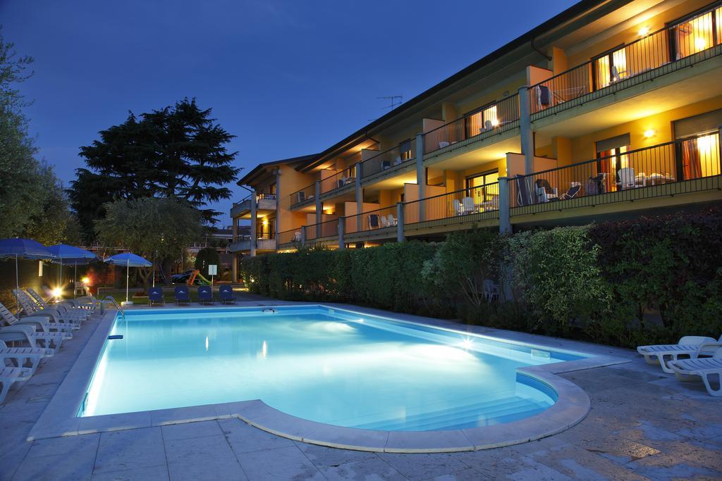 Residence Spiaggia D'Oro Desenzano del Garda Eksteriør bilde
