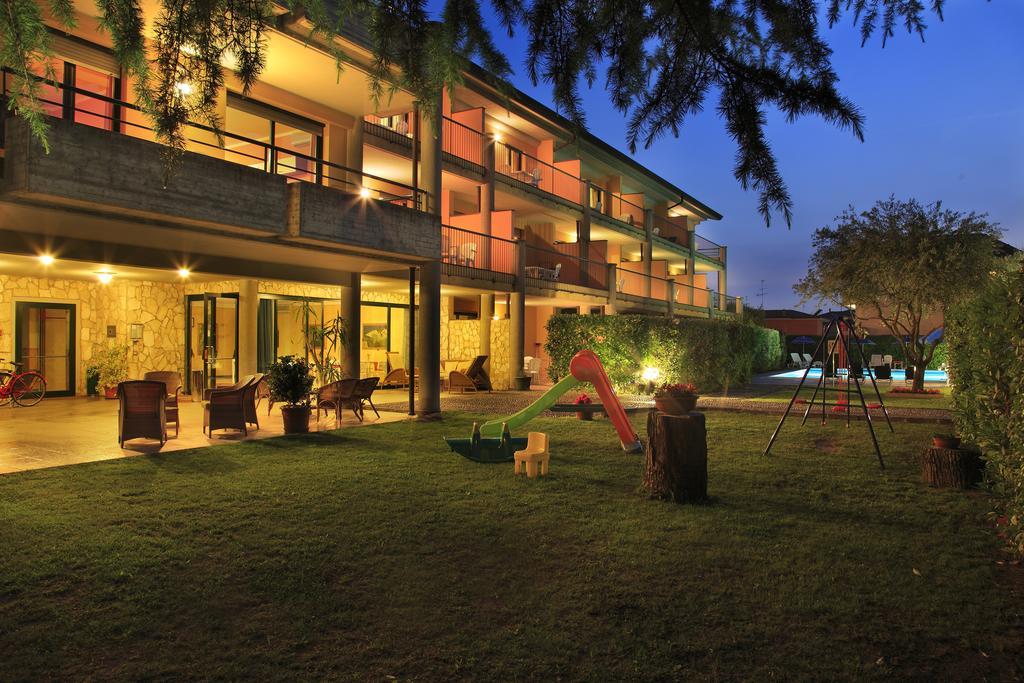 Residence Spiaggia D'Oro Desenzano del Garda Eksteriør bilde