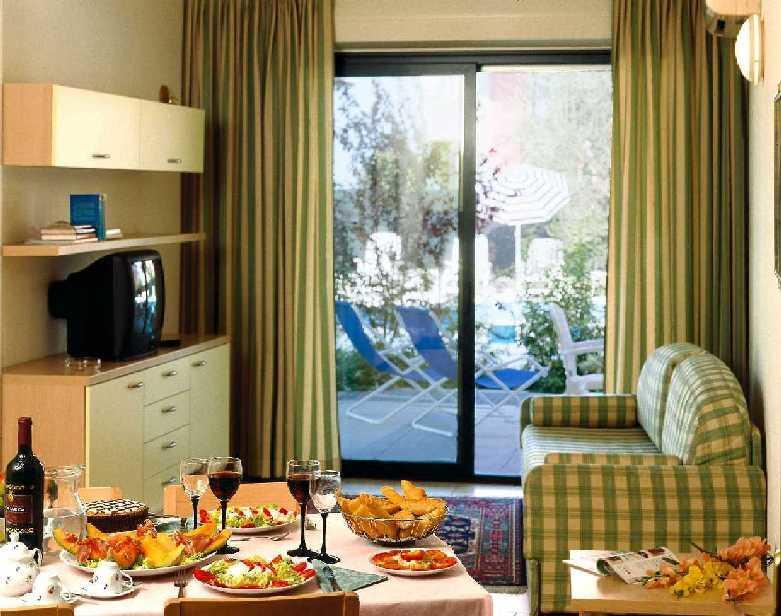 Residence Spiaggia D'Oro Desenzano del Garda Eksteriør bilde