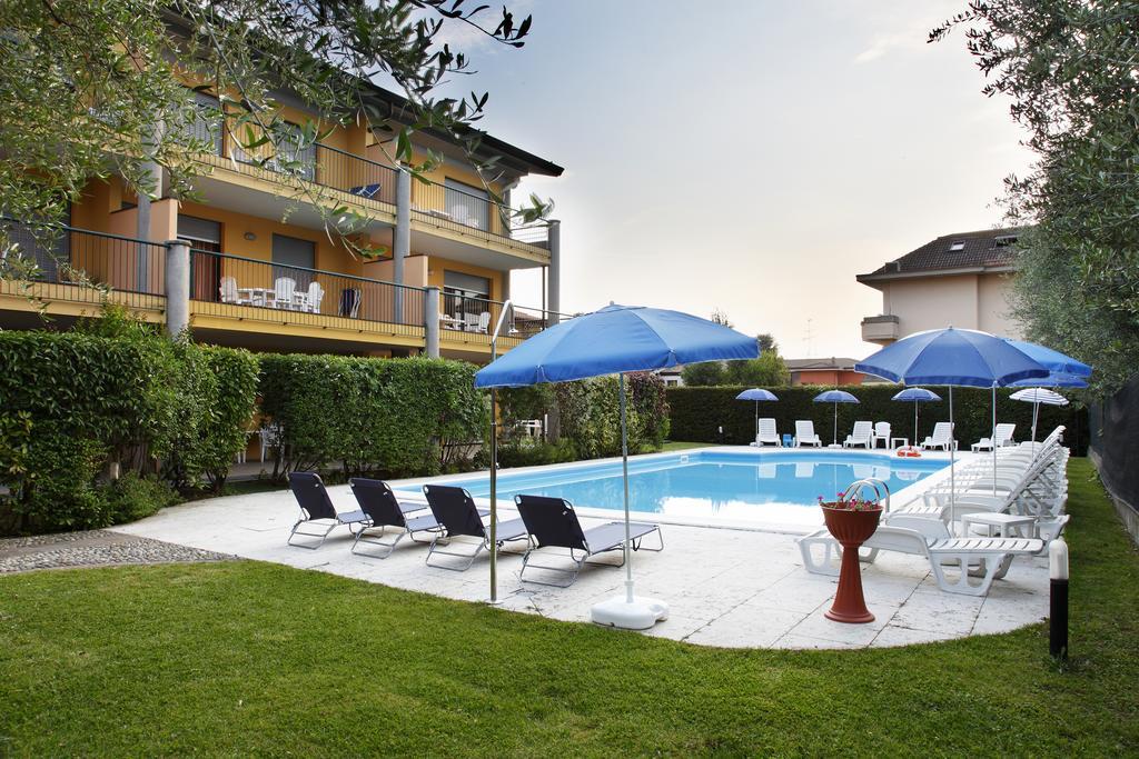 Residence Spiaggia D'Oro Desenzano del Garda Eksteriør bilde