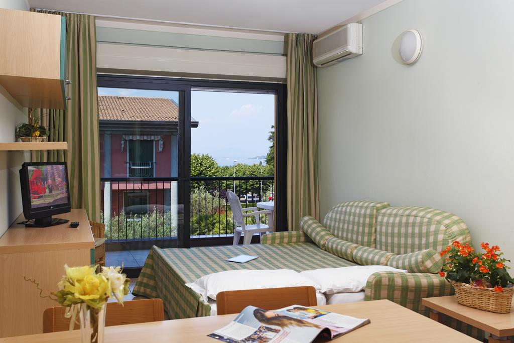 Residence Spiaggia D'Oro Desenzano del Garda Eksteriør bilde