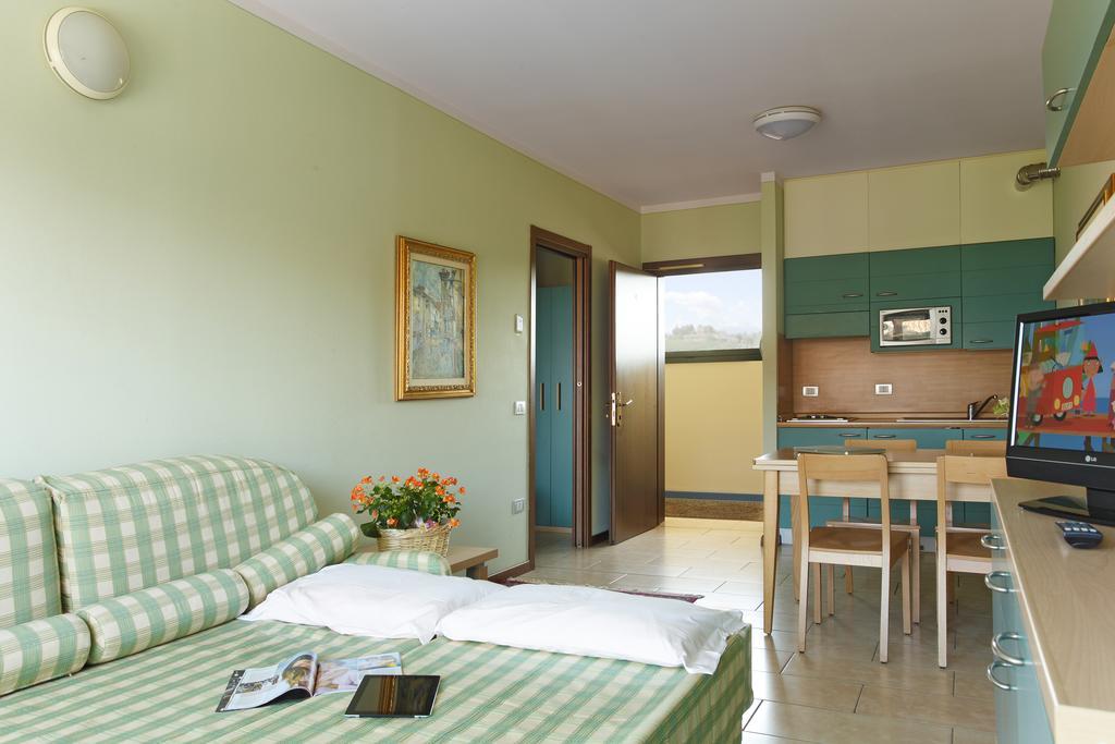 Residence Spiaggia D'Oro Desenzano del Garda Eksteriør bilde