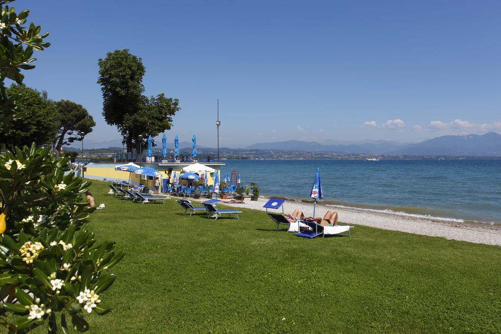 Residence Spiaggia D'Oro Desenzano del Garda Eksteriør bilde