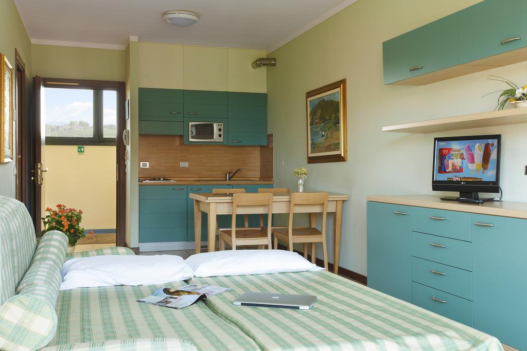 Residence Spiaggia D'Oro Desenzano del Garda Eksteriør bilde